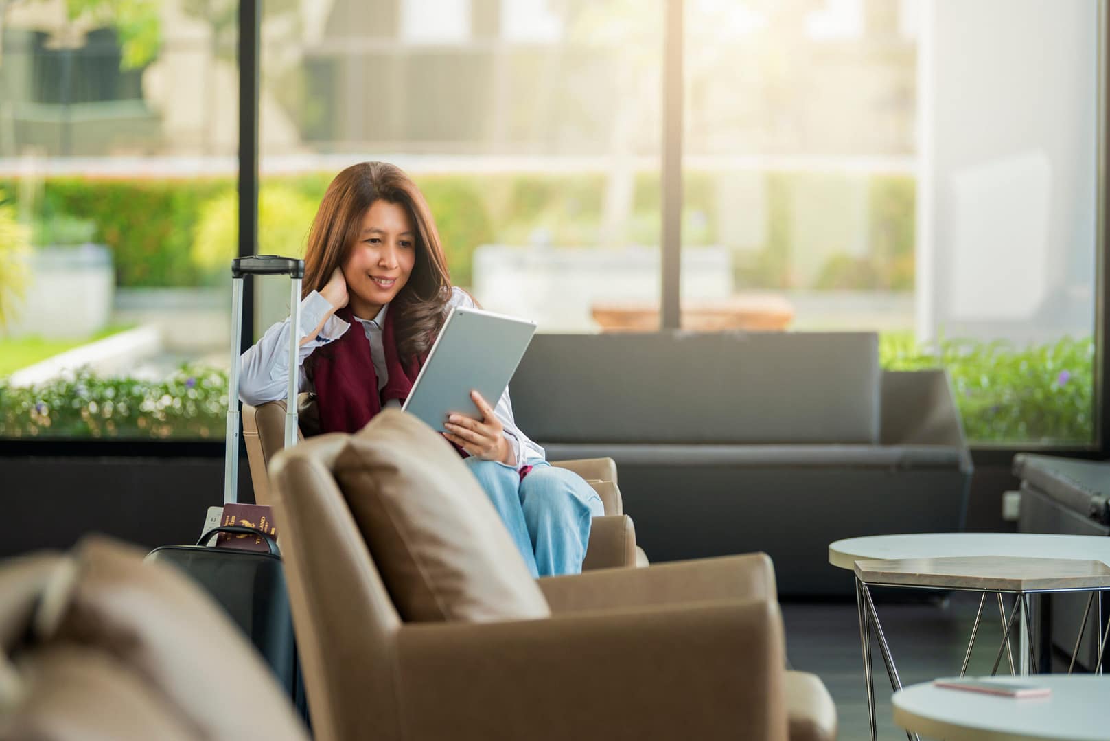 shutterstock_1176783658 hotel tablets