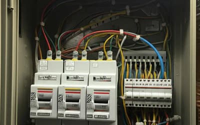 mccb adjustable circuit breaker