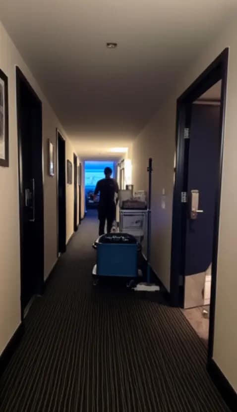 A quiet hallway, a lone worker, and a safety app that’s always there—because peace of mind starts with protection